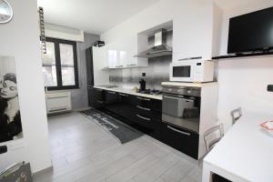 Coronas Apartment- Fronte Spiaggia