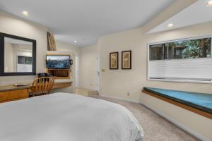 Mt Bachelor Condo King Suite
