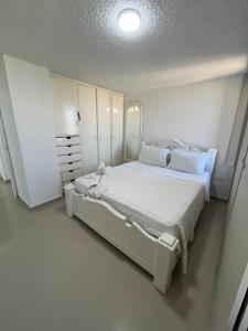 R8 Apartamento balcón con vista al mar para vacaciones o trabajo, comodo y seguro