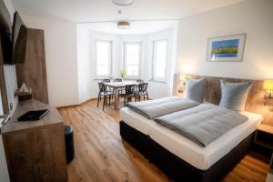 Boardinghouse Victory