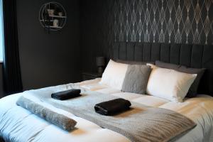 Detached Homestay - Super, King & Double Rooms - Leyland, Preston, Chorley, Lancashire