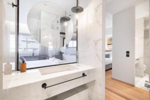 Dina & McAllister Rooms & Suites