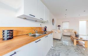 Maisons de vacances Pet Friendly Home In Charnois With Wifi : photos des chambres