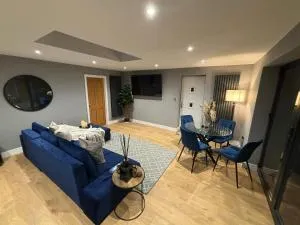 Sheffield-Apartment-Sleeps4-Parking-HotTub - 赫拉比