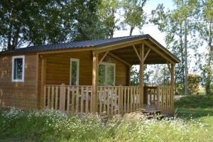 Chalets Camping La Loire Fleurie : photos des chambres