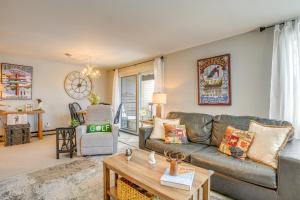 Wintergreen Resort Condo: Deck & Golf Course Views