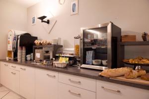 Hotels Hotel Eco - A75 : photos des chambres
