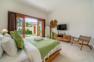 Lasterra - New Stylish Villa with Huge Pool - Steps from the Beach & Ultimate Luxury