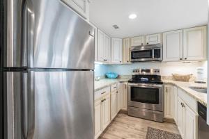 Ocean Creek Resort E8 -Oceanfront - Windy Hill