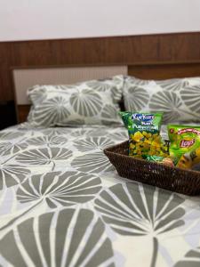 Modern 1BR in Posh Area, Walk to Railway Station