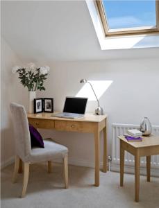 Stylish Bracknell Top Floor Apartment