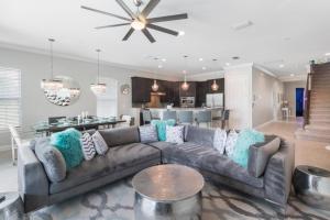 Exquisite 5 Bedroom Retreat in Orlando6592