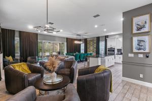 Magical 6 Bed Haven in Orlando6587