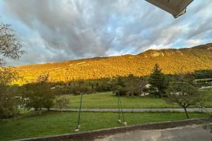 Maisons de vacances 5 bedroom house in Annecy between town and countryside : Maison de Vacances