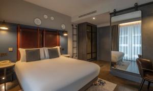 Clayton Hotel City of London