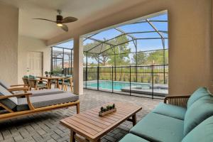 Serene Oasis: 7 Bedroom Villa in Orlando6668