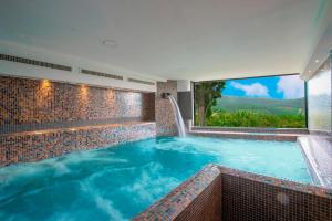 My Exclusive Italy - Chiantis Villa with vineyard, infinity pool & view