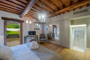 My Exclusive Italy - Chiantis Villa with vineyard, infinity pool & view