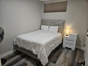 2-bedroom private entrance suite with full kitchen