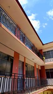Habitaciones privadas y familiares con parqueo en Tarija