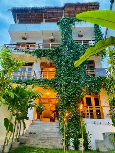 KOMOREBI Weligama