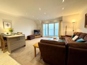 2 Y Bae -Top Floor-2 Bed - Lift and Pet friendly