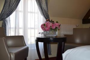 Hotels Logis Hotel Auberge du Cheval Blanc : photos des chambres