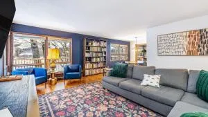 Enjoy All the Seasons on Moon Lake - أيرون ماونتين