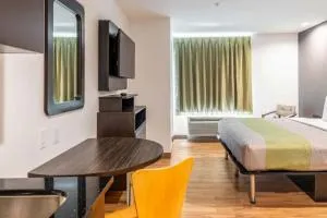 494A Large room with King Bed and Kitchenette - 萨尔弗