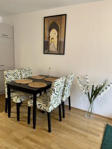 Das Kunsthaus und Hundertwasserhaus nebenan l HG26