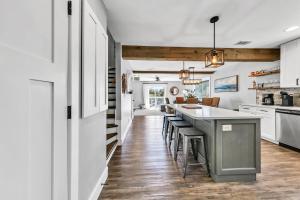 Available for Season! Grace By The Sea in Blue Mountain Beach