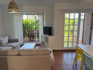 Urbanización Nuevo Oasis del Sur I Piscina y zonas verdes by Alsol A03-03263