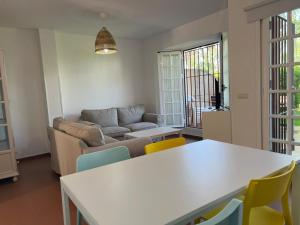 Urbanización Nuevo Oasis del Sur I Piscina y zonas verdes by Alsol A03-03263