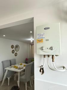 Apartamento al frente del hospital san jose y la facultad de medicina