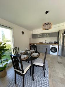 Appartements Duplex independant avec clim et parking : photos des chambres