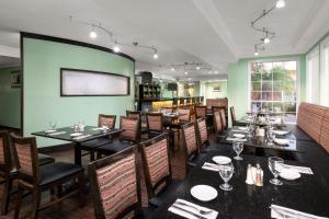 Holiday Inn & Suites San Mateo - SFO by IHG