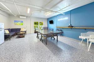 At The Sandbar - Oceanfront, Htd Pool, Dock, GameRoom