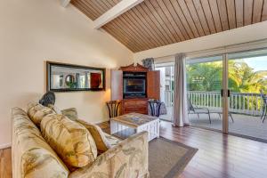 1 Mi to Beach Kailua-Kona Condo with Pool Access!