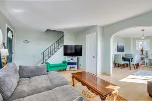 Pet-Friendly Pittsburgh Home 3 Mi to Downtown! - Canonsburg