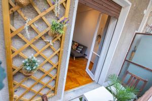 Near Acropolis, Koukaki Retreat