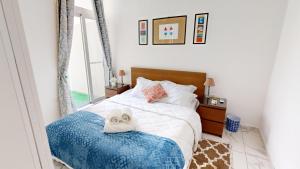 Seaside Apartment Steps Away From The Sea