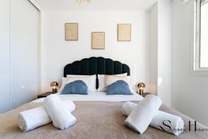 Coastal 2BR Apartment, Parking, Pool