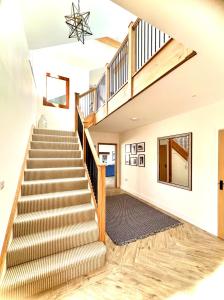 SEA BREEZE - Stunning 6 Bedroom Eco Home with Sea Views