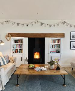 SEA BREEZE - Stunning 6 Bedroom Eco Home with Sea Views