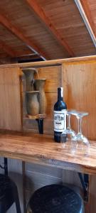 Bohemio Chic House - Alojamiento con vista al bosque a 45 minutos de Medellin en Santa Elena