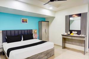 Super Collection O Vardhan Plaza