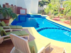 Hotel y Suites Los Encantos