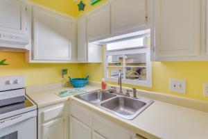 Walk to Shore Ocean Isle Beach Resort-Style Condo