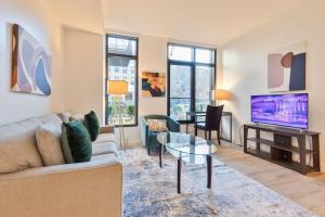 Gorgeous Apt with Kitchen with Gym