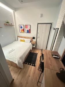 Aristotelous mini studio